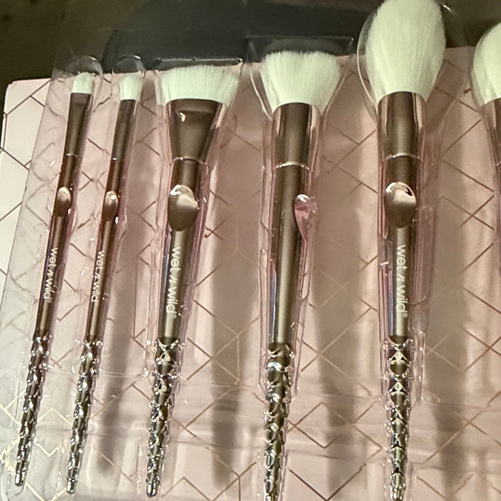 Wet n Wild Metallic Pink 10 piece brush collection BNIB - Picture 3 of 7